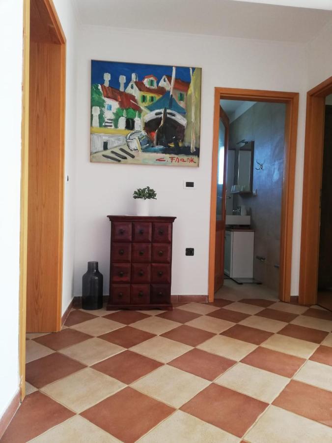 Apartment Laetitia Kaštelir Екстериор снимка