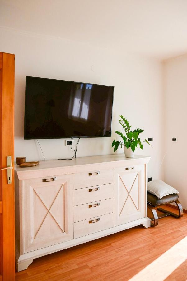Apartment Laetitia Kaštelir Екстериор снимка
